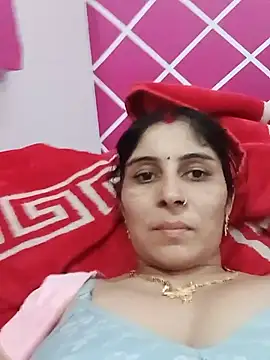 Snapshot of Hot_ree85 chatting on 2, 6, 2026 Hot ree85 online show from 2, 6, 2026