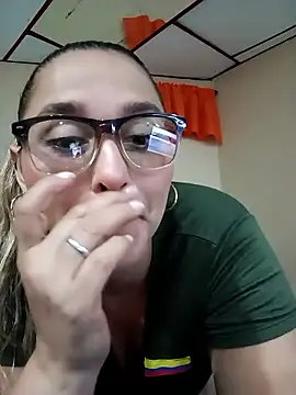 Snapshot of natalliecoopers chatting on 12, 5, 2026 natalliecoopers online show from 12, 5, 2026