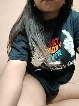 Hot Twinkle online show from 13, 4, 2026