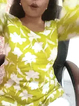 Hot Twinkle online show from 2, 4, 2026