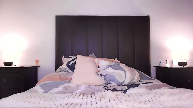 emilynoir   online show from 6, 3, 2026