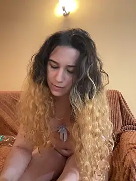 Snapshot of joanaguerreiru chatting on 13, 6, 2026 joanaguerreiru online show from 13, 6, 2026