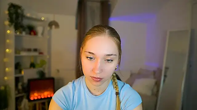 MilaBunny2000 online show from 27, 2, 2026