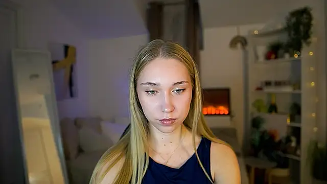 MilaBunny2000 online show from 10, 2, 2026