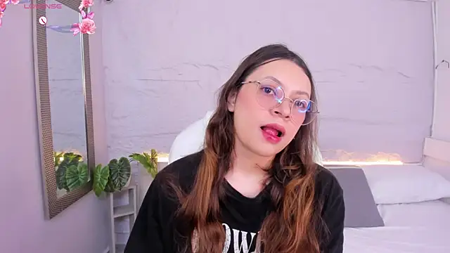 Snapshot of lanna_18_ chatting on 4, 6, 2026 lanna 18 online show from 4, 6, 2026