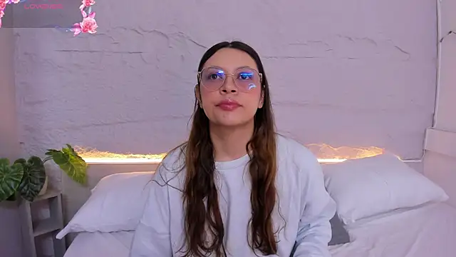 lanna 18  online show from 13, 4, 2026