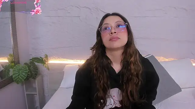 lanna 18  online show from 7, 4, 2026