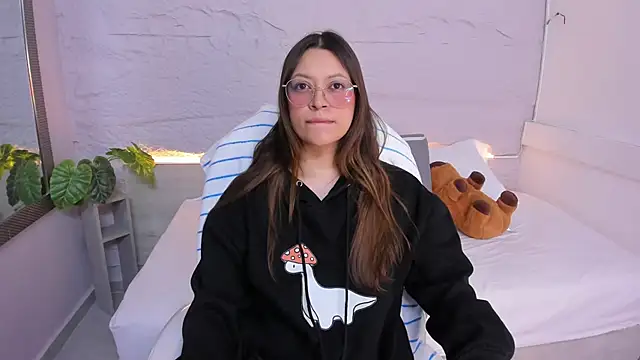 lanna 18  online show from 14, 4, 2026