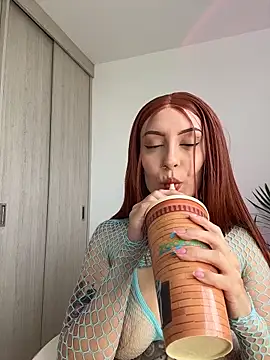 alesziarose  online show from 6, 6, 2026