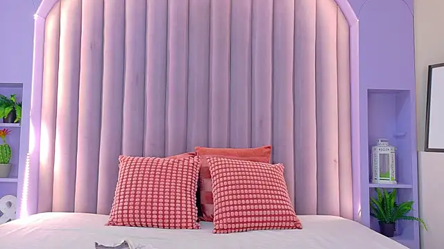 AmberStonne   online show from 6, 4, 2026