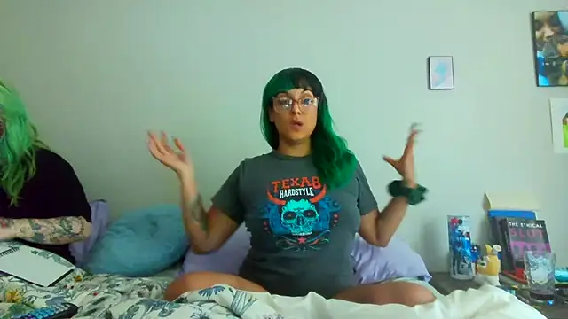 Snapshot of CalypsoLux chatting on 1, 5, 2026 CalypsoLux online show from 1, 5, 2026