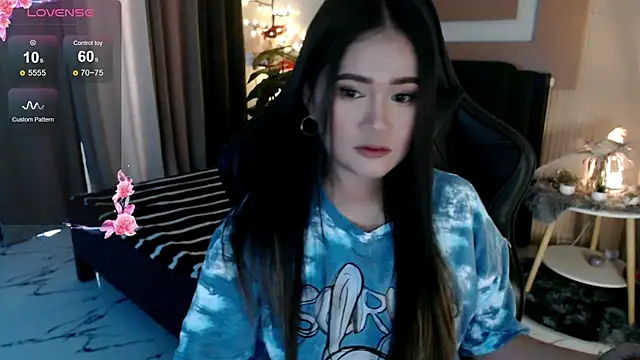 Snapshot of simplykhate chatting on 23, 5, 2026 simplykhate online show from 23, 5, 2026