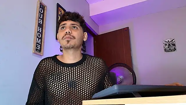 Snapshot of cum_park1 chatting on 18, 4, 2026 cum park1 online show from 18, 4, 2026