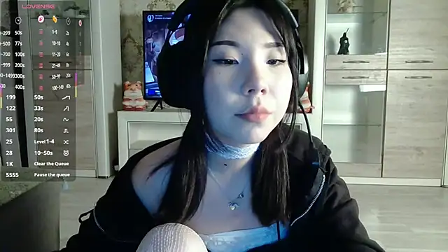 AprilOnilll online show from 21, 2, 2026