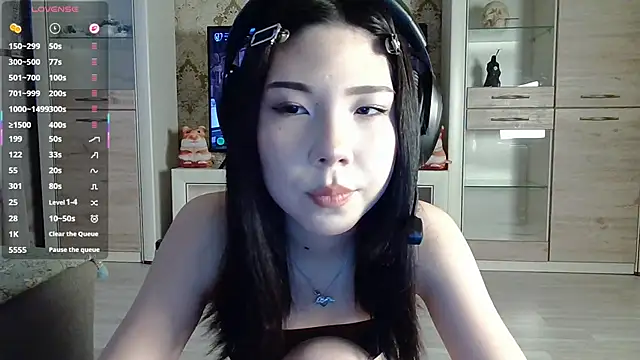 AprilOnilll online show from 20, 2, 2026