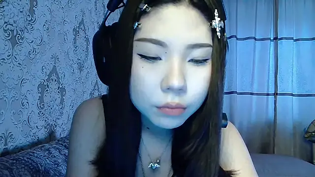 AprilOnilll online show from 1, 3, 2026