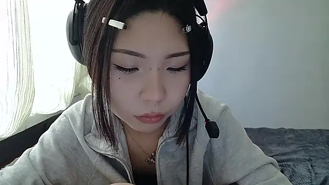 AprilOnilll online show from 12, 1, 2026