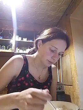 Lily Viola online show from 4, 6, 2026