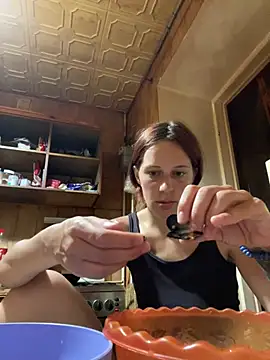 Lily Viola online show from 25, 6, 2026