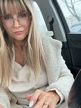 NaughtyNinky online show from 5, 2, 2026