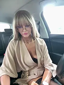 Snapshot of NaughtyNinky chatting on 5, 6, 2026 NaughtyNinky online show from 5, 6, 2026