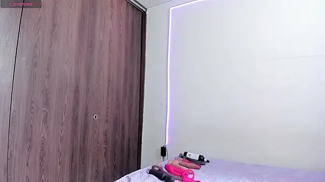 maazikeenx online show from 10, 4, 2026