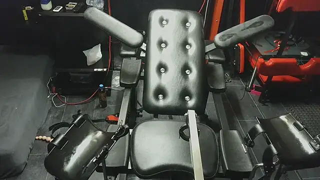 Snapshot of ashleyandtommy1 chatting on 11, 1, 2026 ashleyandtommy1 online show from 11, 1, 2026