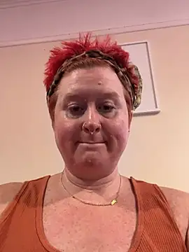 BustyRedxx online show from 11, 6, 2026