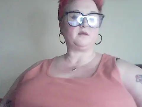 BustyRedxx online show from 24, 4, 2026