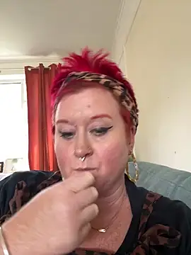 BustyRedxx online show from 14, 6, 2026