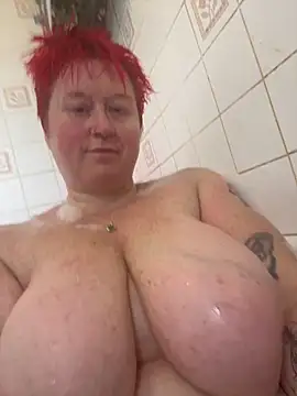 BustyRedxx online show from 31, 3, 2026