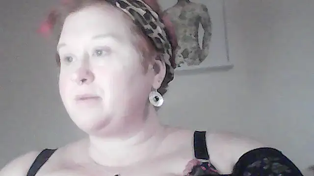 BustyRedxx online show from 2, 3, 2026