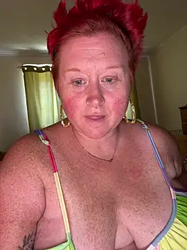 BustyRedxx online show from 23, 6, 2026