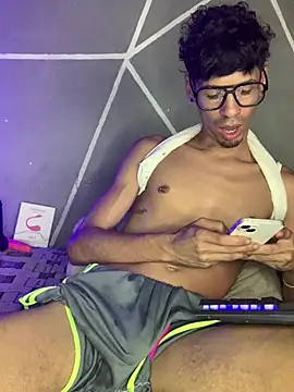 Snapshot of alexx_23cm chatting on 15, 5, 2026 alexx 23cm online show from 15, 5, 2026