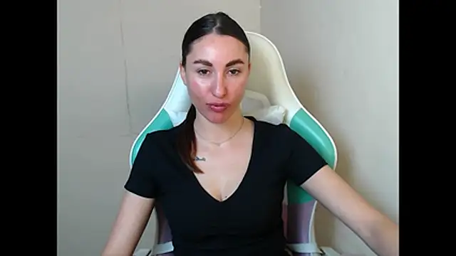 cammila horn online show from 25, 4, 2026