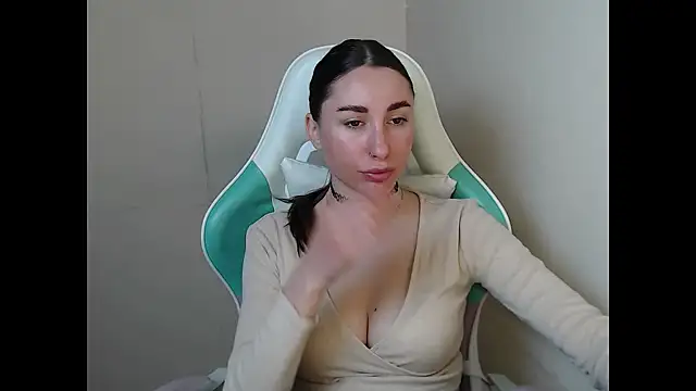 cammila horn online show from 23, 4, 2026