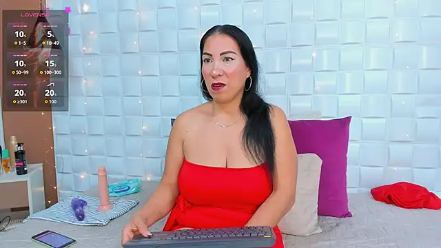 Snapshot of AmberJoyMilf chatting on 5, 5, 2026 AmberJoyMilf online show from 5, 5, 2026