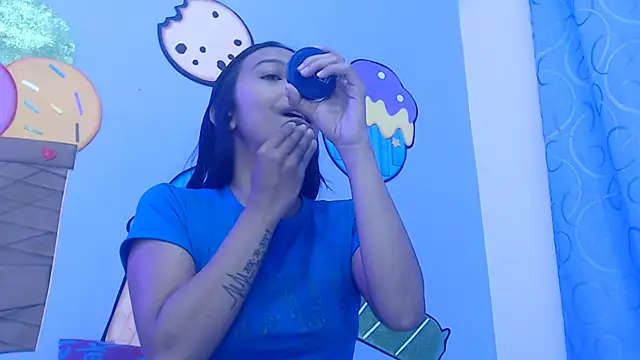 skinnysexzara18 online show from 6, 2, 2026