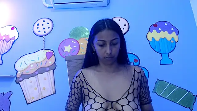 skinnysexzara18 online show from 2, 3, 2026