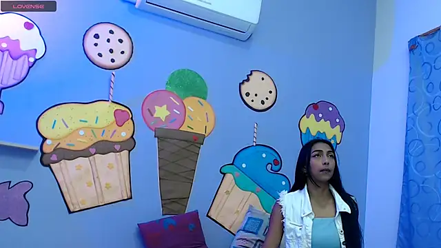 skinnysexzara18 online show from 1, 3, 2026