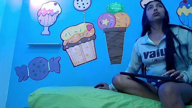 skinnysexzara18 online show from 5, 3, 2026