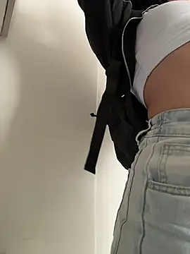 TaylorrHill online show from 8, 4, 2026