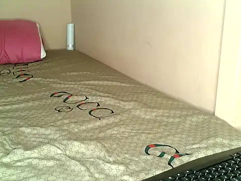 Cutenique online show from 17, 1, 2026