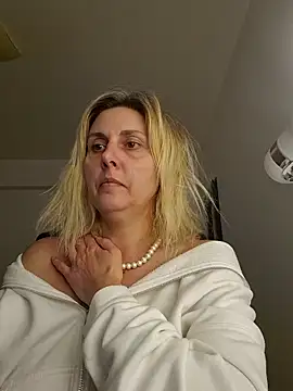 Amelia9798 online show from 13, 3, 2026