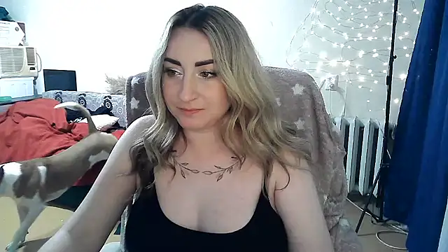 FoxyAnn12 online show from 9, 4, 2026