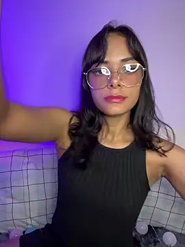 Iam Lyan  online show from 10, 4, 2026