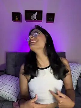 Iam Lyan  online show from 25, 3, 2026