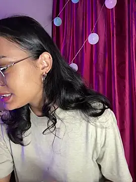 Iam Lyan  online show from 6, 3, 2026