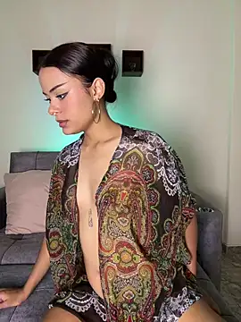Iam Lyan  online show from 30, 5, 2026