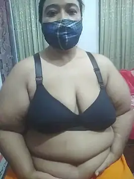 momo loves online show from 6, 3, 2026